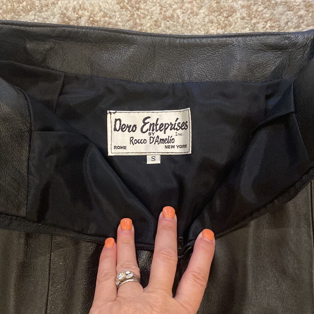 Rocco D'Amelio Black Leather Pleated Mini Skirt - Picture 2 of 5